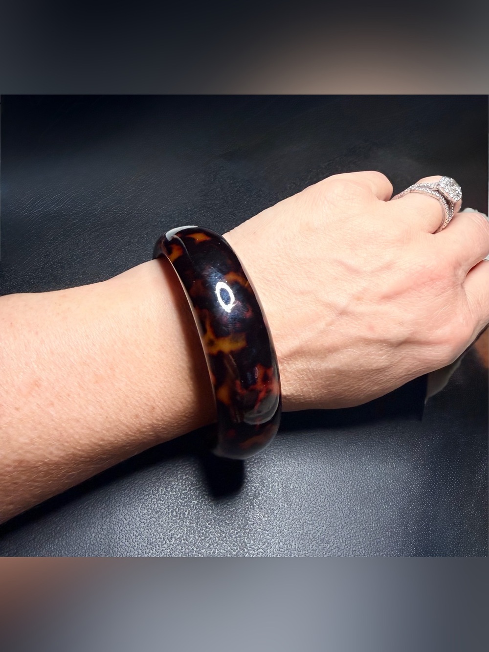 ✨NWOT✨Classic Tortoiseshell Resin Bangle Bracelet